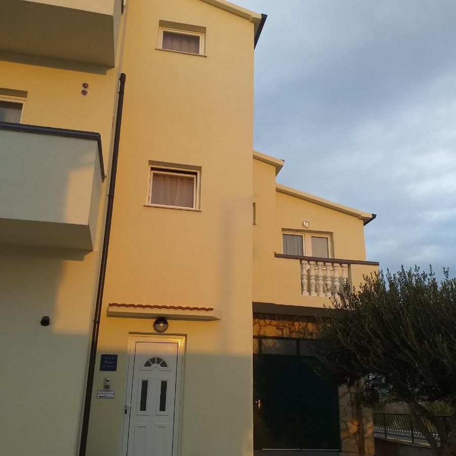 Apartments Mira Jadrtovac Exterior photo