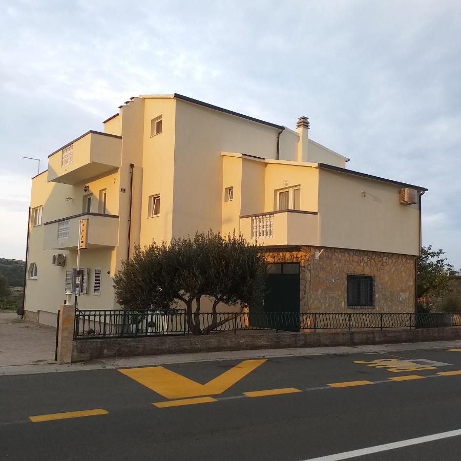Apartments Mira Jadrtovac Exterior photo