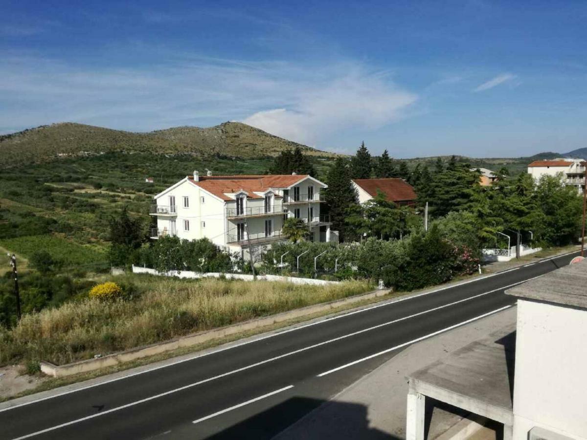 Apartments Mira Jadrtovac Exterior photo